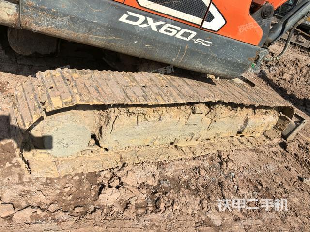 右側(cè)履帶整體?（行走機構(gòu)）