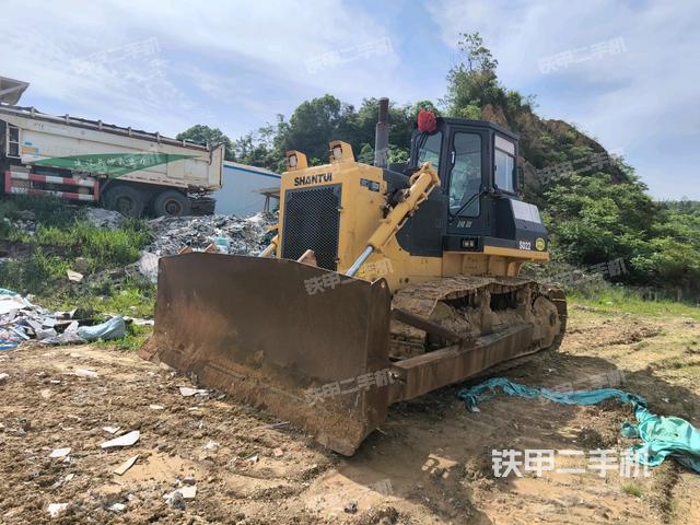 山推SD22標(biāo)準(zhǔn)型推土機(jī)