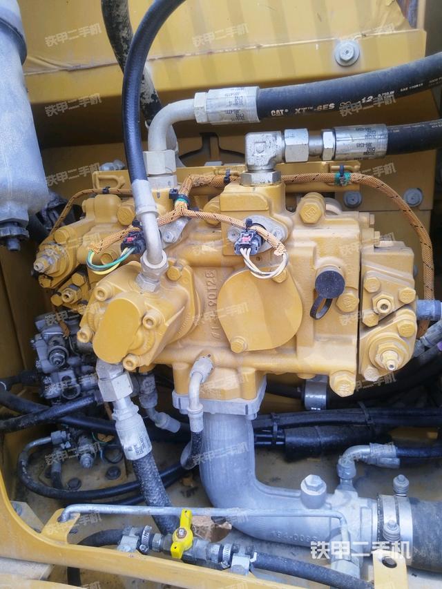 液壓泵斜45?左(大件艙室) 液壓泵斜45?左(大件艙室)