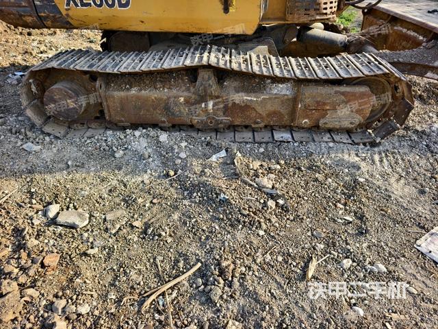 左側(cè)履帶整體?（行走機(jī)構(gòu)）