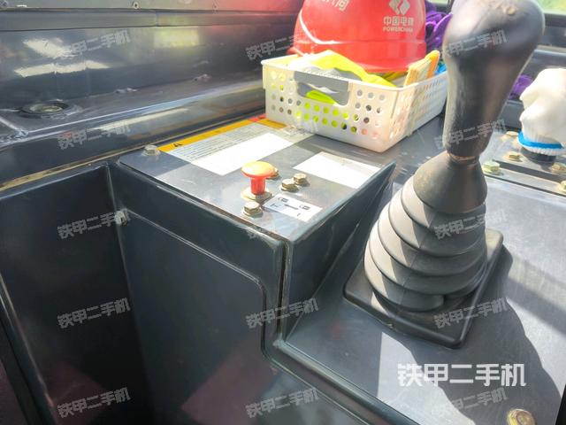 玻璃角標(biāo)(推土機(jī)駕駛室) 玻璃角標(biāo)(推土機(jī)駕駛室)