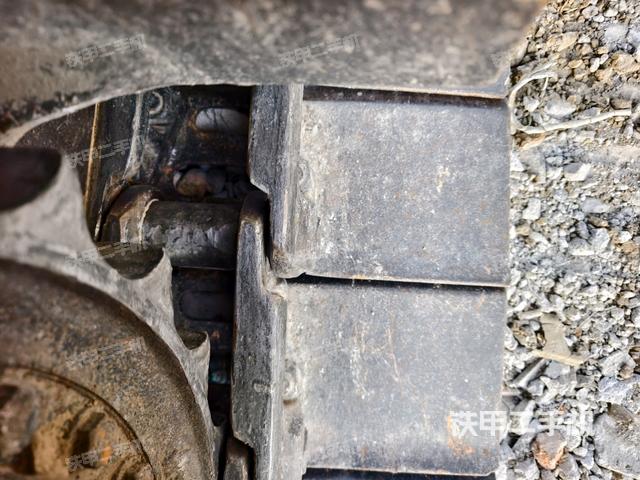 右側(cè)履帶整體（行走機構(gòu)）