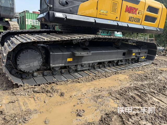 單側(cè)履帶整體（整機(jī)外觀）