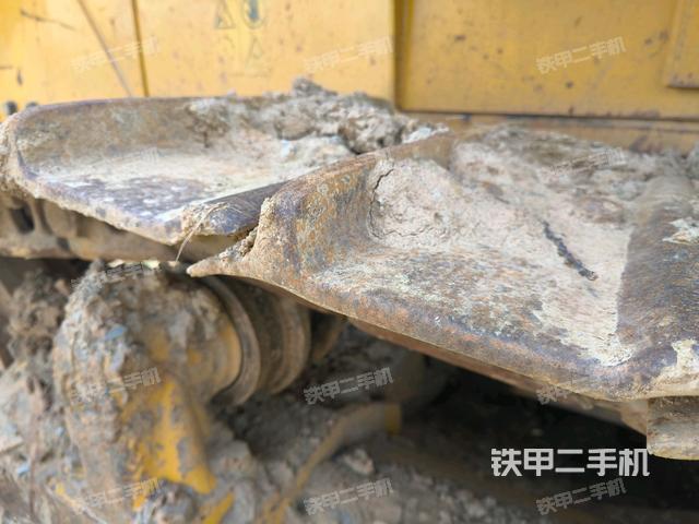 松土器全景(推土機(jī)底盤及工作裝置) 松土器全景(推土機(jī)底盤及工作裝置)