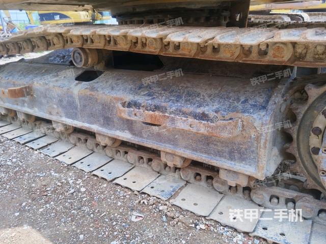 左側(cè)履帶整體?(行走機(jī)構(gòu)) 左側(cè)履帶整體?(行走機(jī)構(gòu))