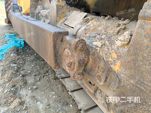 右引導(dǎo)輪(推土機(jī)底盤及工作裝置) 右引導(dǎo)輪(推土機(jī)底盤及工作裝置)