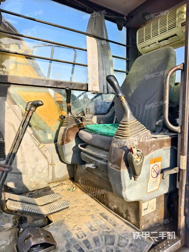 ?駕駛室正側(cè)（駕駛室部分）