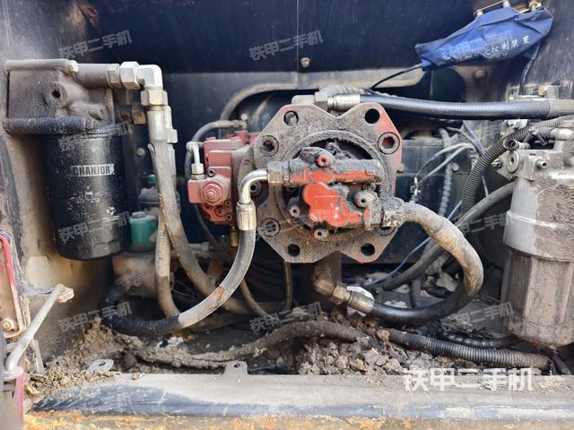 液壓泵斜45?左（大件艙室）