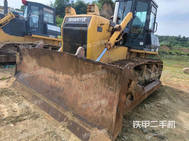 山推SD16標準型推土機