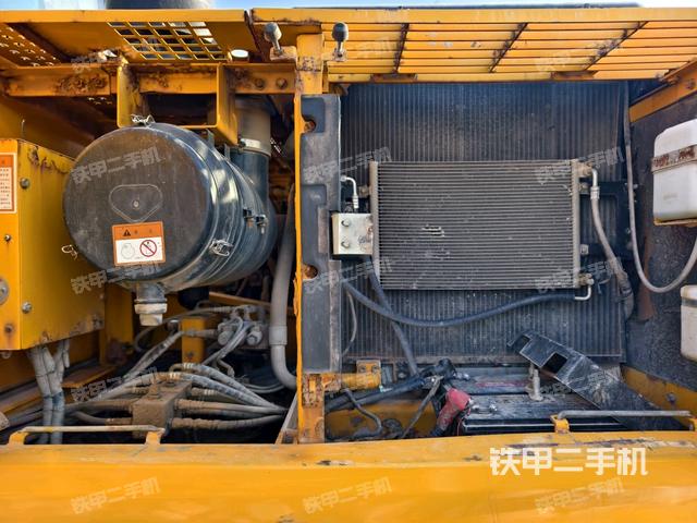 散热器正面(大件舱室) 散热器正面(大件舱室)