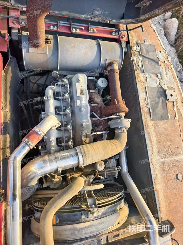 發(fā)動(dòng)機(jī)室（上車(chē)部件）