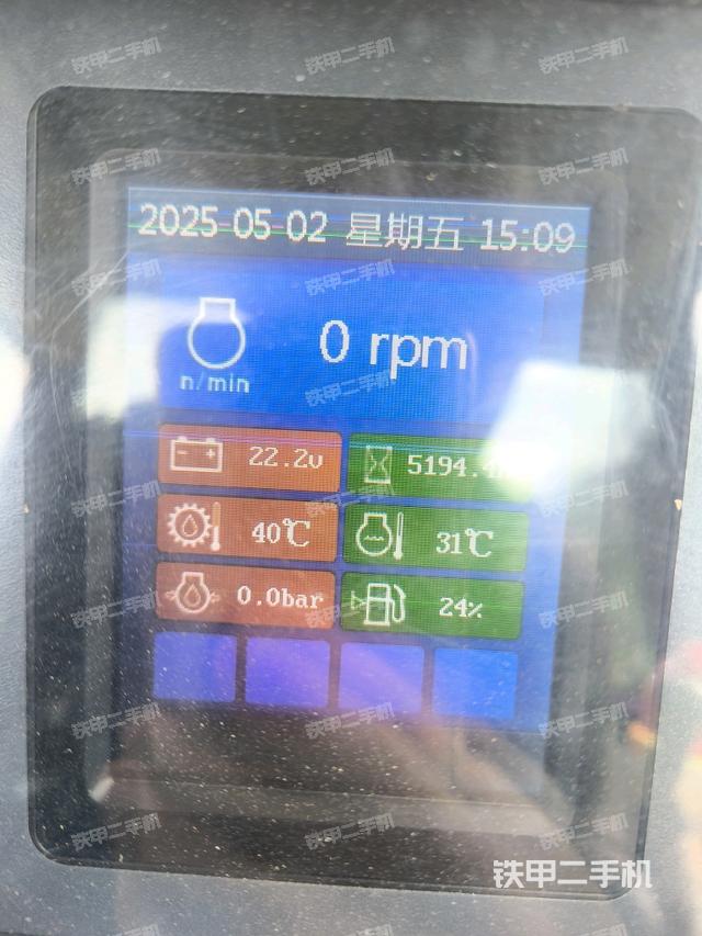 駕駛室右側(cè)全景照(推土機(jī)駕駛室) 駕駛室右側(cè)全景照(推土機(jī)駕駛室)