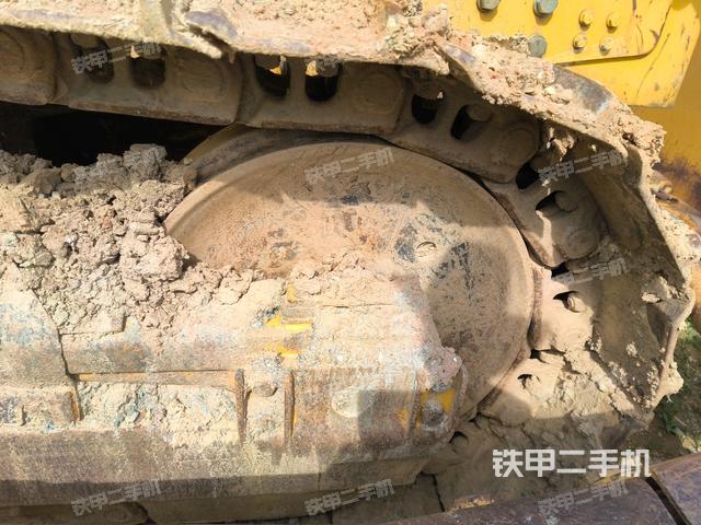 左引導(dǎo)輪(推土機(jī)底盤及工作裝置) 左引導(dǎo)輪(推土機(jī)底盤及工作裝置)