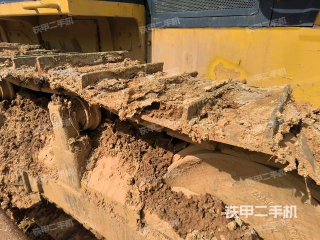 左引導(dǎo)輪(推土機(jī)底盤及工作裝置) 左引導(dǎo)輪(推土機(jī)底盤及工作裝置)