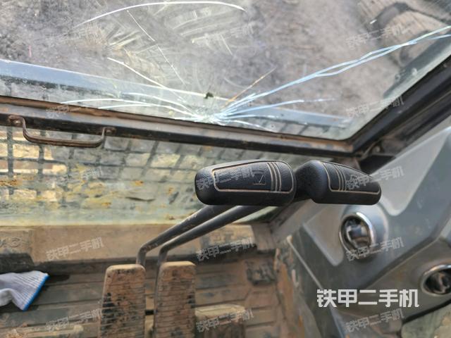 座椅左側(cè)控制臺(tái)/音響/含左手柄（駕駛室部分）