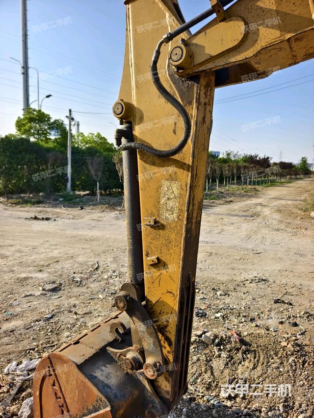 小臂整體左后（工作和回轉(zhuǎn)裝置）