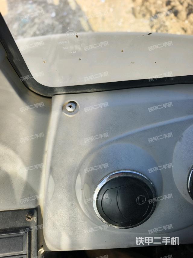 后窗玻璃角標(biāo)（駕駛室部分）