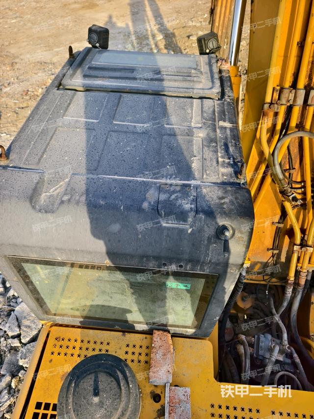 驾驶室顶部俯视(上车部件) 驾驶室顶部俯视(上车部件)