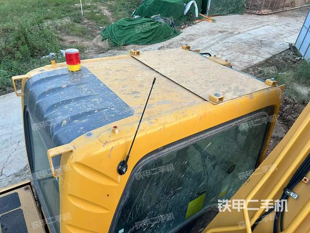 驾驶室顶部（整机外观）