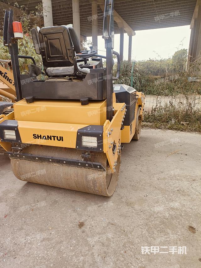 整機(jī)右后45°（設(shè)備外觀及核心部件）