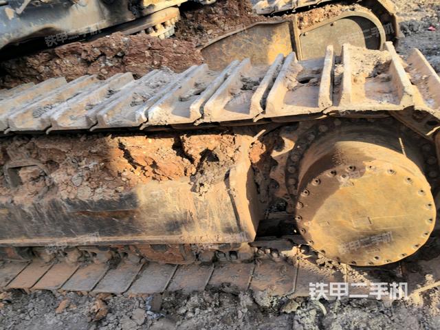 右驅(qū)動(dòng)輪（行走機(jī)構(gòu)）