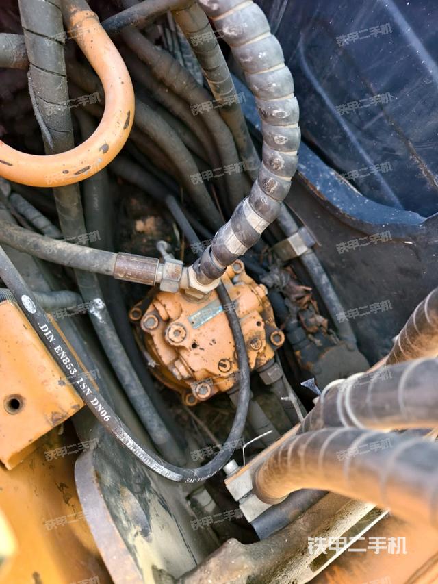 回轉(zhuǎn)馬達(dá)（上車部件）