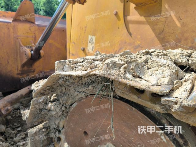 右引導(dǎo)輪(推土機(jī)底盤及工作裝置) 右引導(dǎo)輪(推土機(jī)底盤及工作裝置)