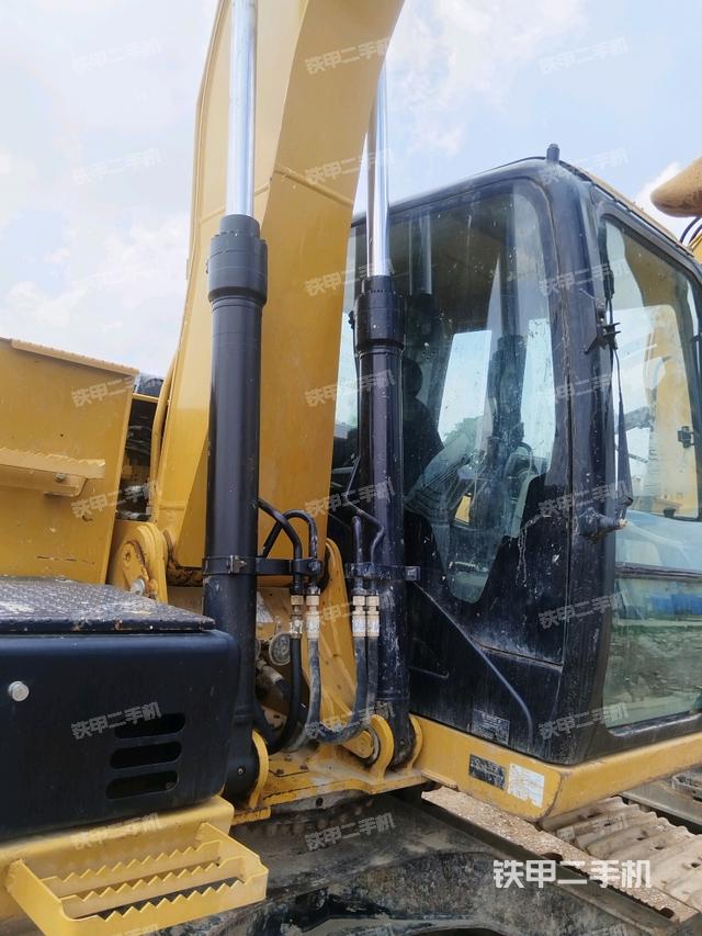 大臂油缸整體?豎拍(工作和回轉(zhuǎn)裝置) 大臂油缸整體?豎拍(工作和回轉(zhuǎn)裝置)