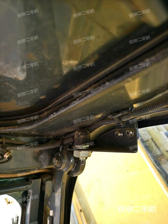 右側(cè)玻璃角標(biāo)（駕駛室部分）