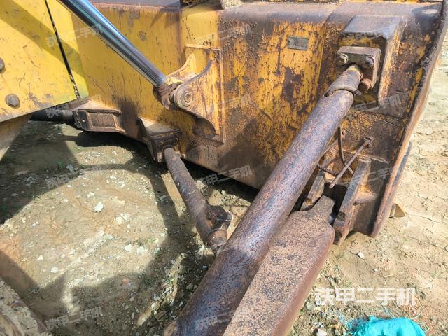 推土鏟右后(推土機(jī)底盤及工作裝置) 推土鏟右后(推土機(jī)底盤及工作裝置)