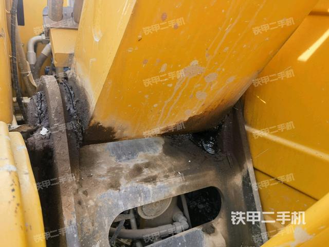 大臂根部?斜（工作和回轉(zhuǎn)裝置）