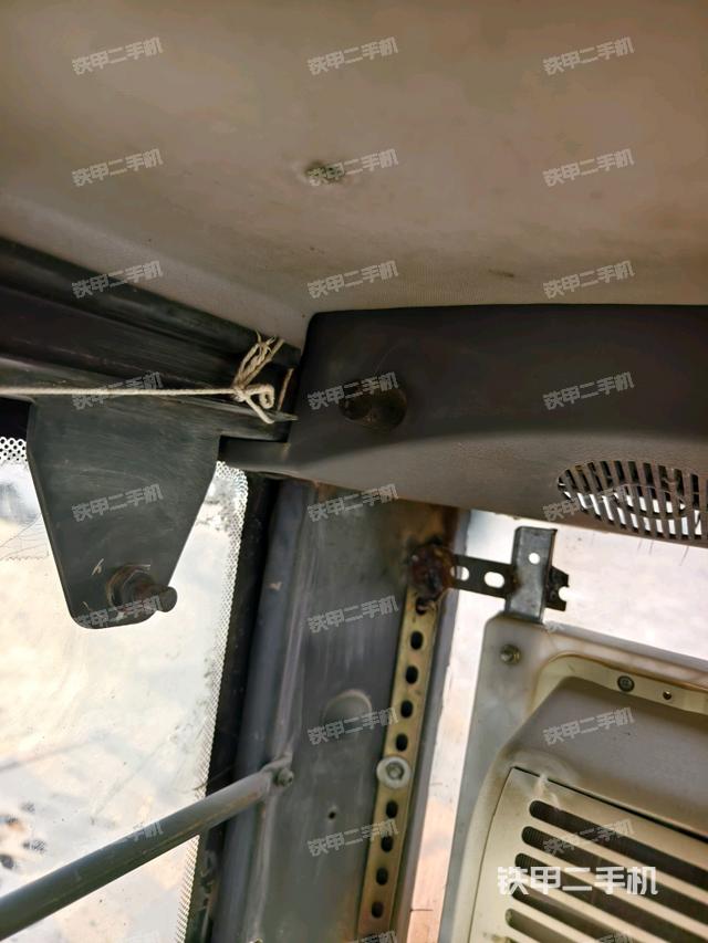 后窗玻璃角標(biāo)（駕駛室部分）