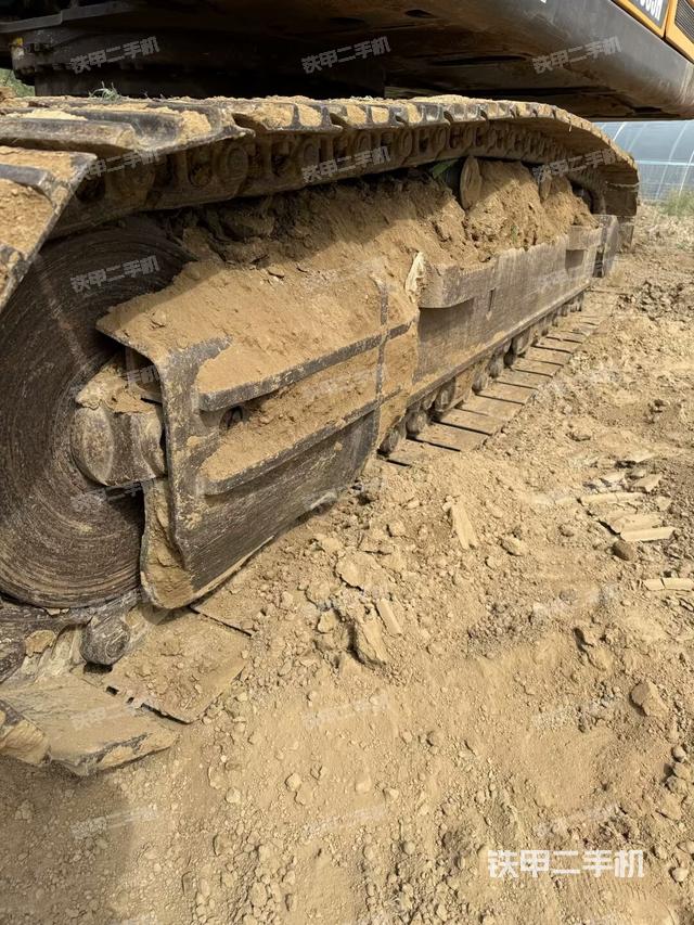 單側(cè)履帶整體（整機(jī)外觀）