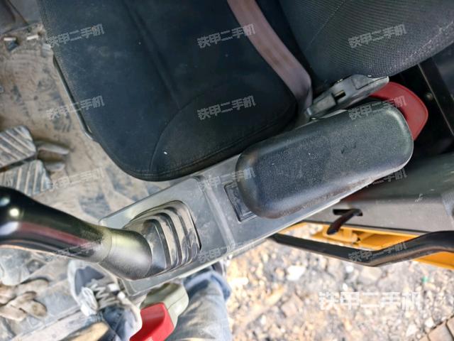 座椅左側(cè)控制臺/音響/含左手柄（駕駛室部分）