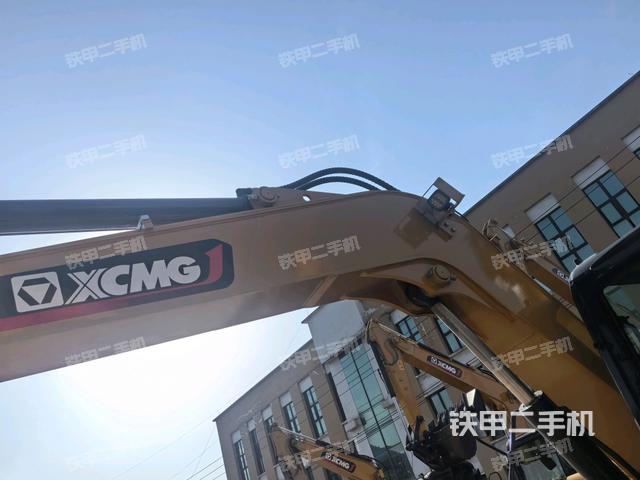 小臂整體左后(工作和回轉(zhuǎn)裝置) 小臂整體左后(工作和回轉(zhuǎn)裝置)