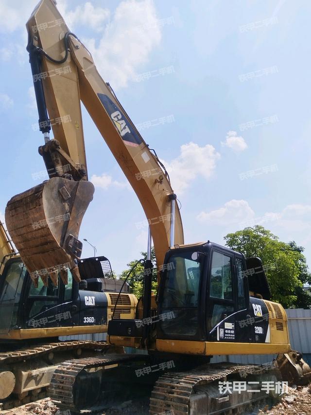 卡特彼勒320D2GC挖掘機(jī)