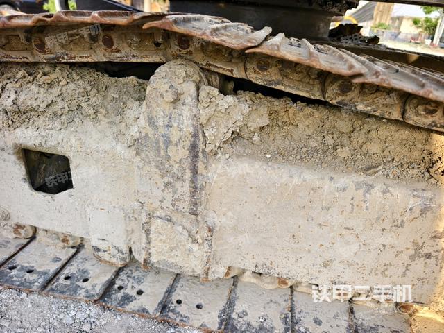 右驅(qū)動(dòng)輪（行走機(jī)構(gòu)）