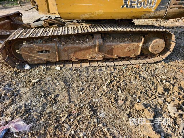 左側(cè)行走馬達(dá)蓋板（行走機(jī)構(gòu)）