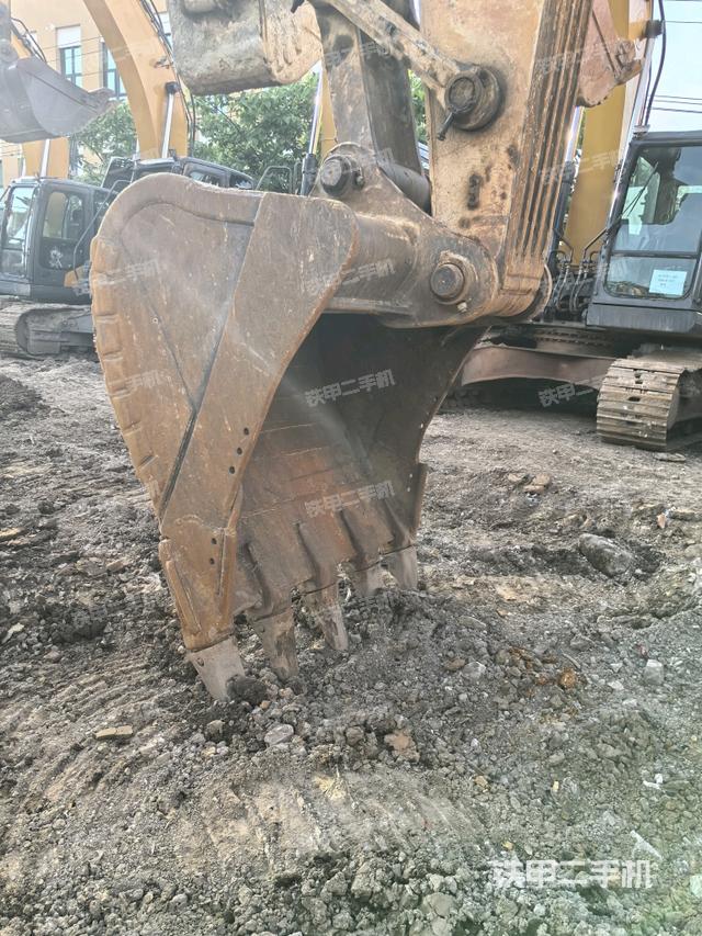 小臂整體左后（工作和回轉(zhuǎn)裝置）