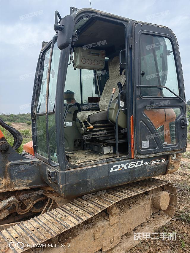 駕駛室整體（整機(jī)外觀）