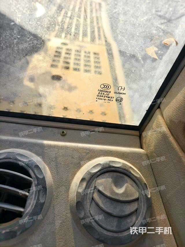 后窗玻璃角标(驾驶室部分) 后窗玻璃角标(驾驶室部分)