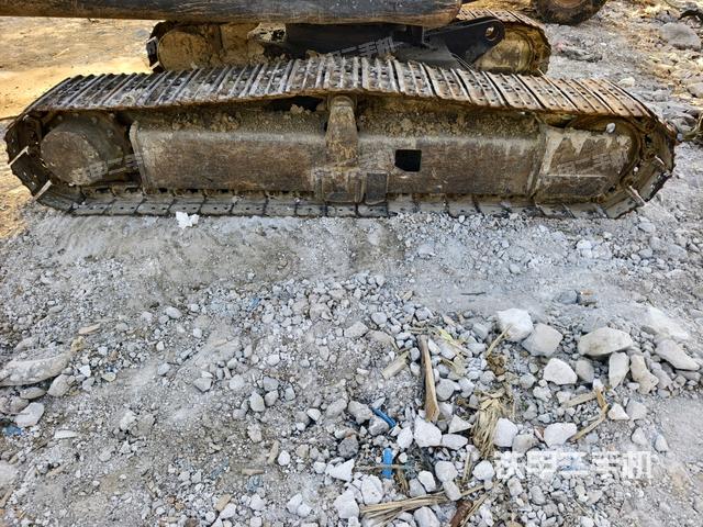 左側(cè)履帶整體?（行走機(jī)構(gòu)）