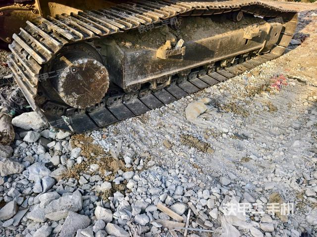 左側(cè)履帶整體?（行走機構(gòu)）