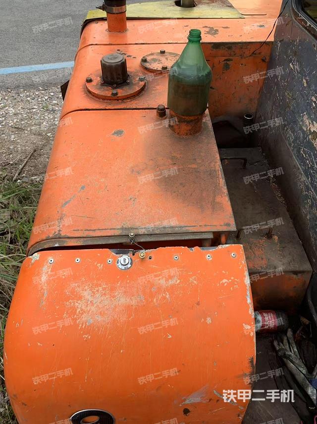 回转马达和主控阀（整机外观）