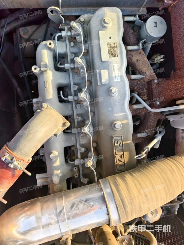 氣門(mén)室蓋螺絲特寫(xiě)（上車(chē)部件）