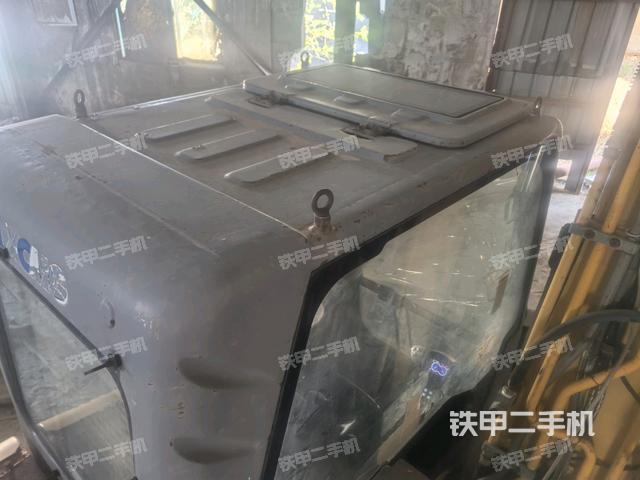 驾驶室顶部（整机外观）