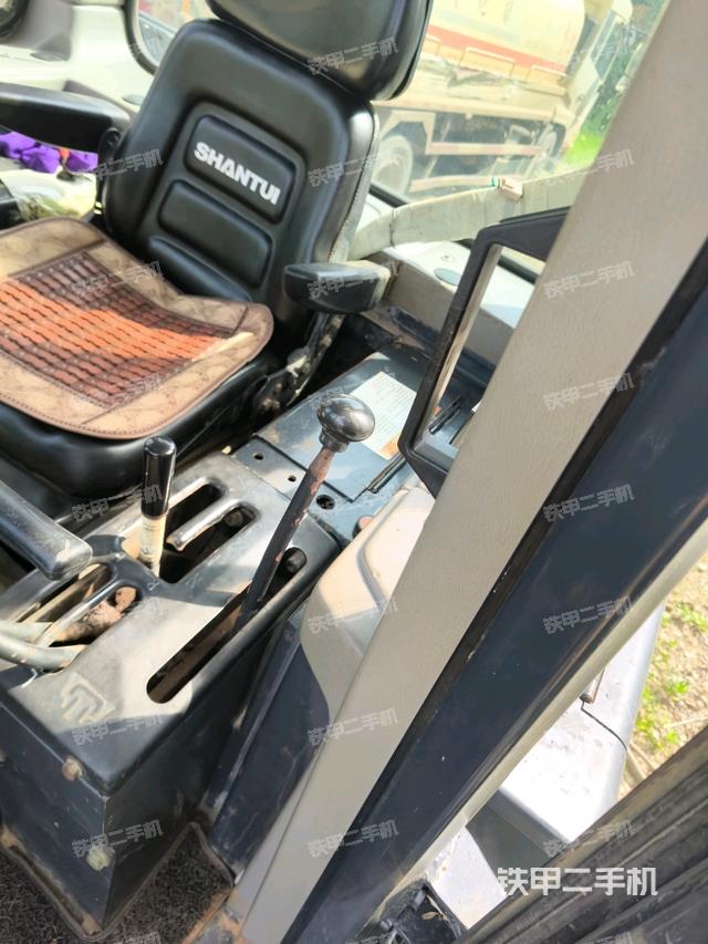 駕駛室內(nèi)部頂部（推土機駕駛室）