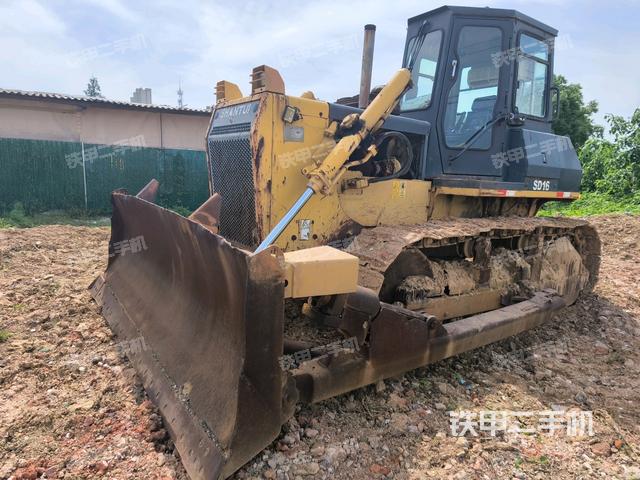 山推SD16標(biāo)準(zhǔn)型推土機(jī)