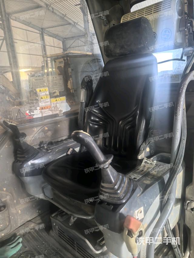 驾驶室整体（整机外观）