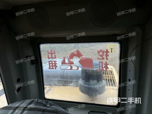 驾驶室顶部（整机外观）